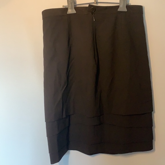 Black pencil skirt - Picture 2 of 4